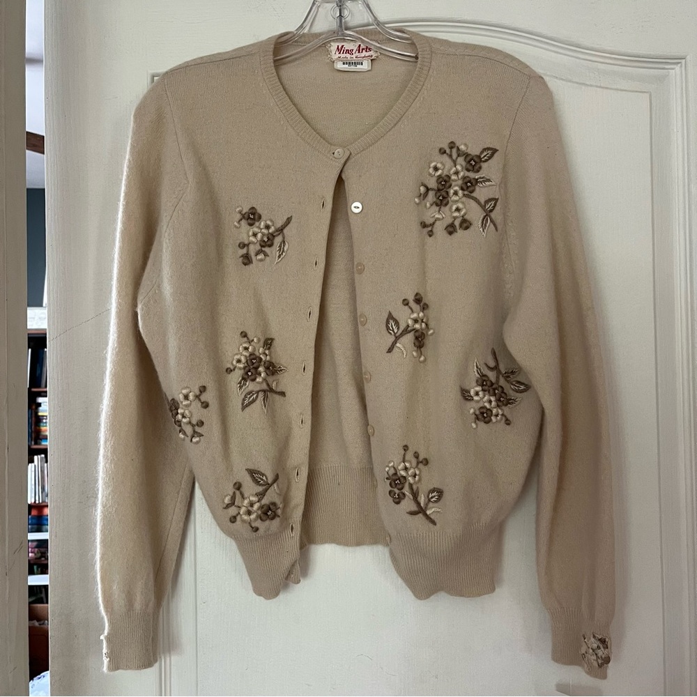 1950s Ming Arts Women's Embroidered Cardigan Sweater